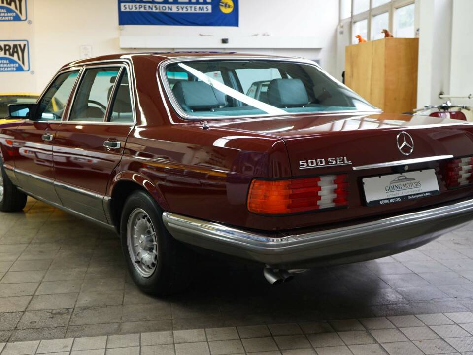 Immagine 12/42 di Mercedes-Benz 500 SEL (1982)