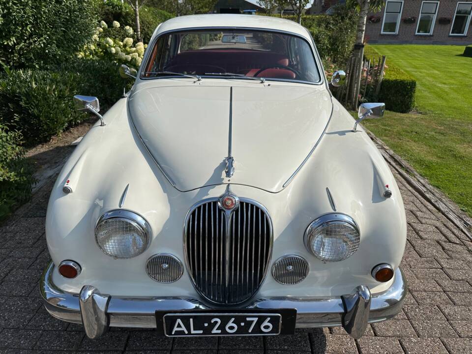 Image 17/75 of Jaguar Mk II 3.4 (1964)