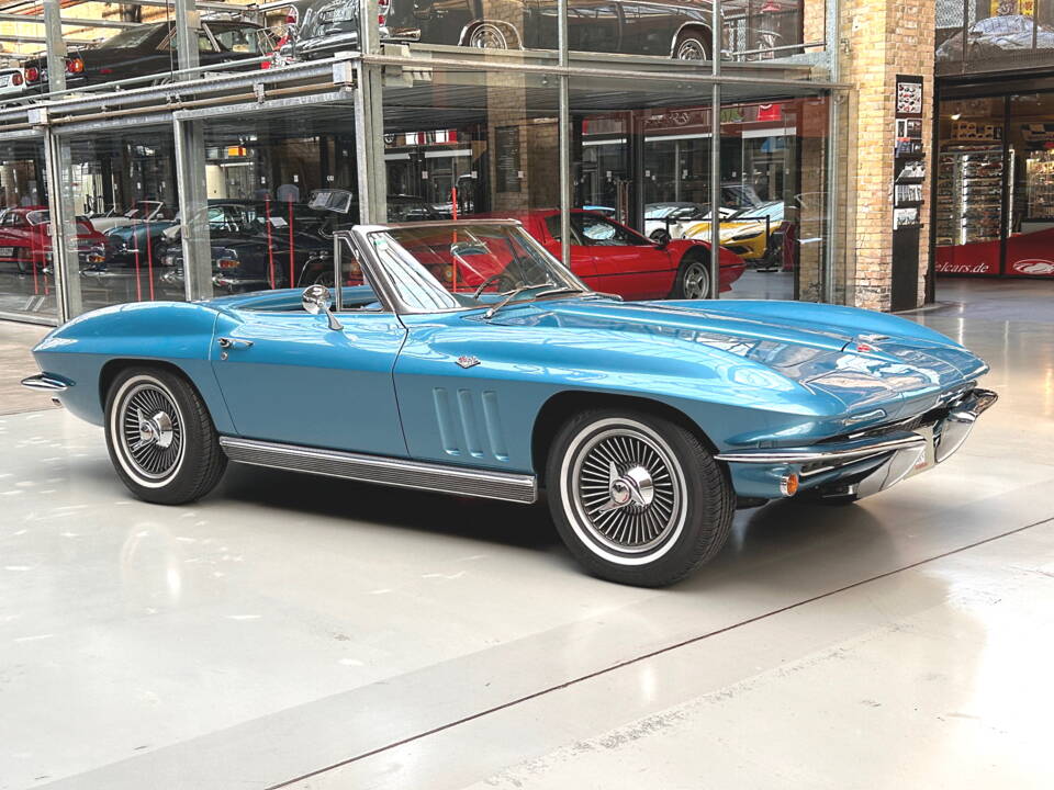 Bild 2/41 von Chevrolet Corvette Sting Ray Convertible (1966)