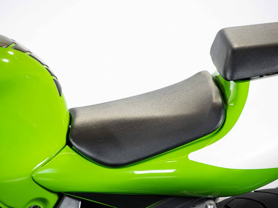 Obraz 12/50 pojazdu Kawasaki Ninja 750 ZX-7R (1999)