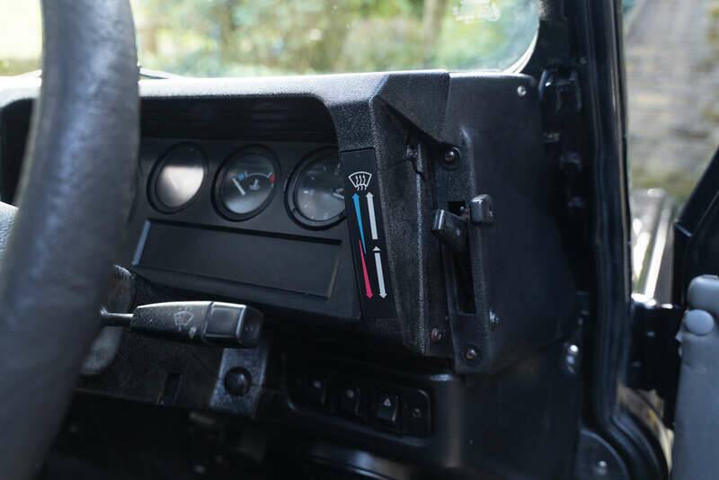 Image 19/50 of Land Rover Defender 110 Td5 (1999)