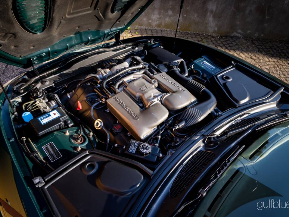 Image 55/70 of Jaguar XKR (2004)