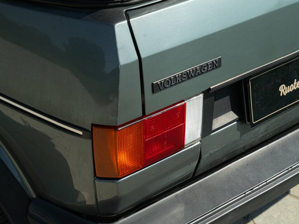 Image 32/50 of Volkswagen Golf I Cabrio GLi 1.8 (1983)