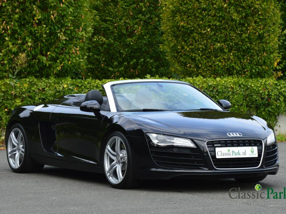 Image 7/50 of Audi R8 Spyder 4.2 FSI Quattro (2011)