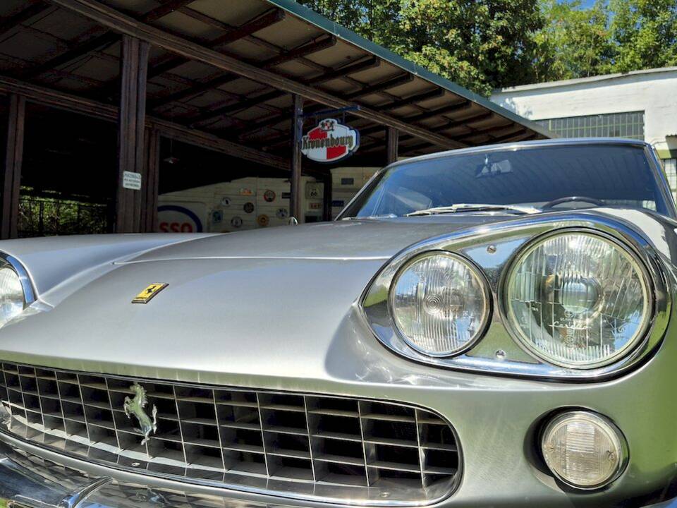 Imagen 21/66 de Ferrari 330 GT 2+2 (1964)