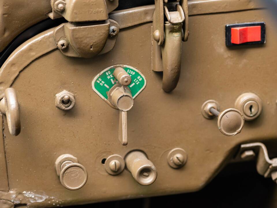 Imagen 38/50 de Hotchkiss M 201 (1963)