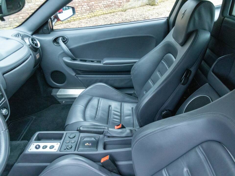 Bild 43/50 von Ferrari F 430 (2005)