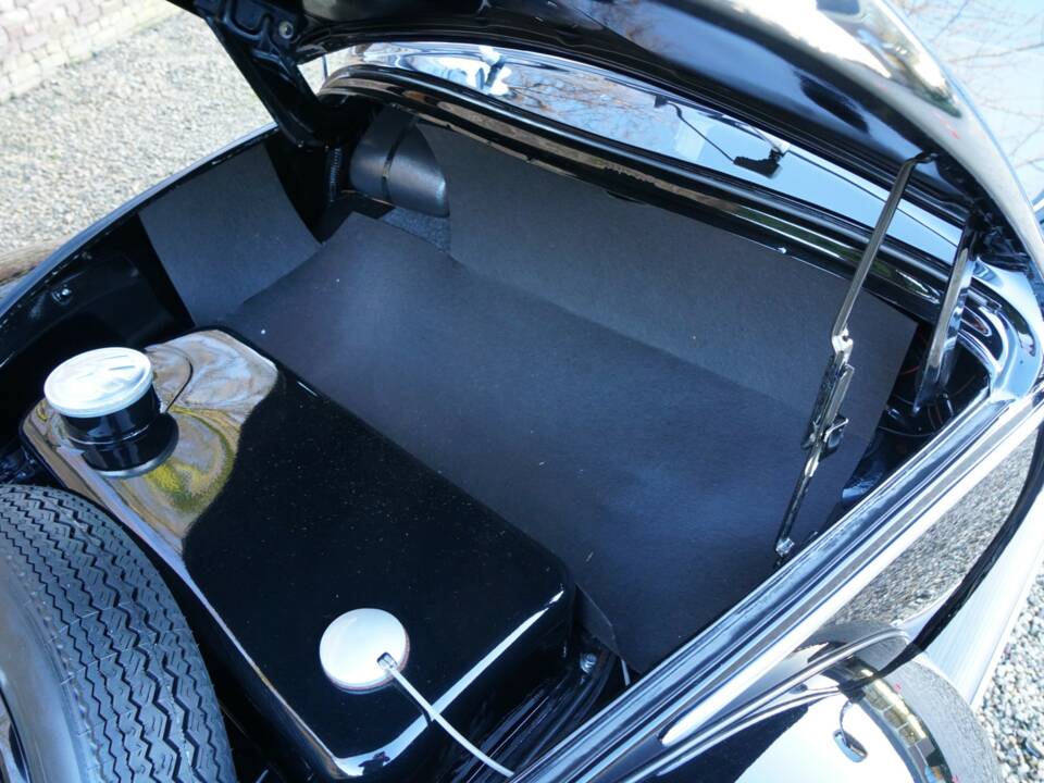 Image 46/50 of Volkswagen Beetle 1200 Standard "Oval" (1955)