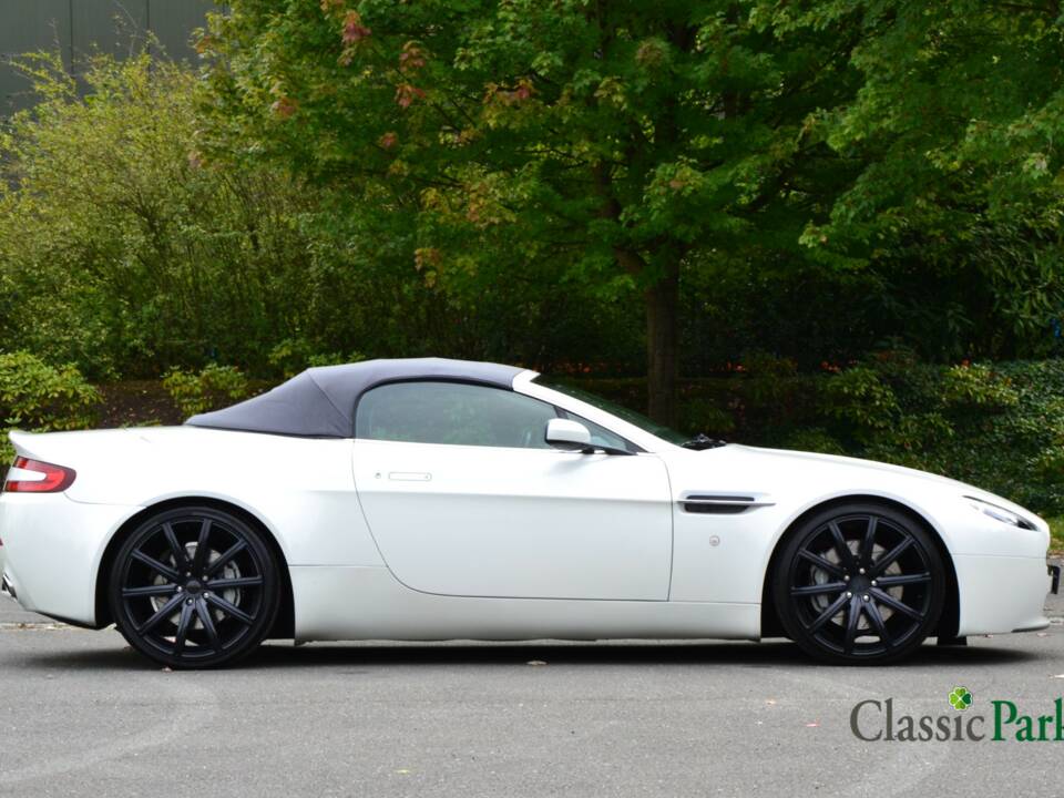 Image 22/50 of Aston Martin V8 Vantage (2007)