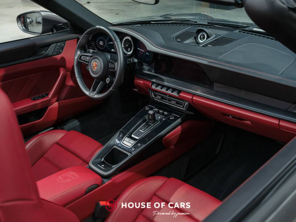 Image 17/25 of Porsche 911 Carrera 4 GTS (2022)