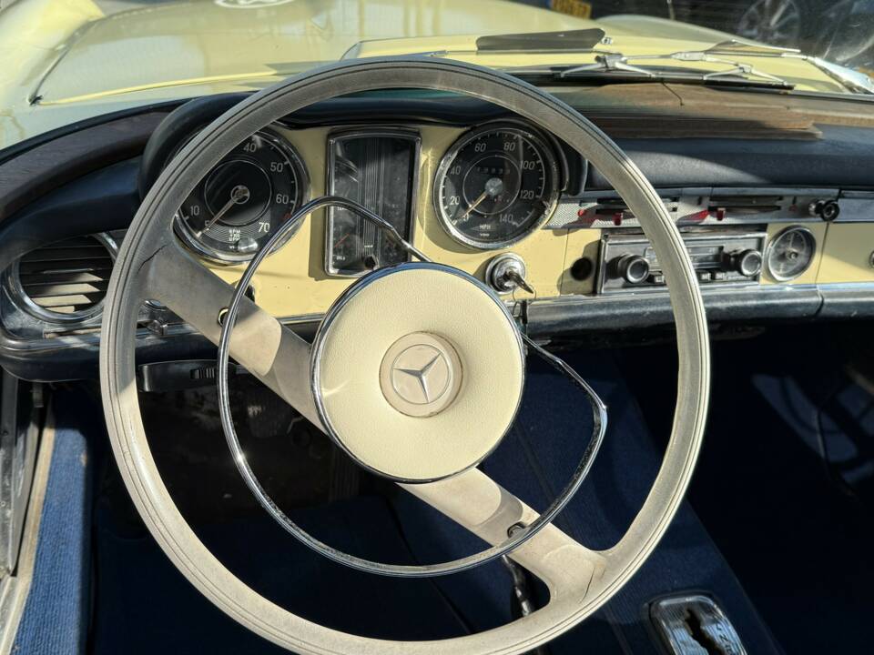Image 14/31 de Mercedes-Benz 250 SL (1967)