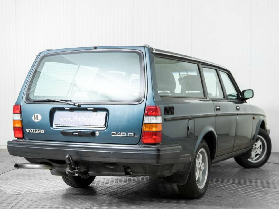 Immagine 47/50 di Volvo 240 GL (1990)