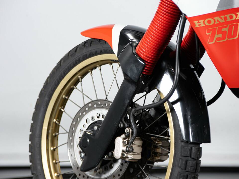Bild 16/50 von Honda DUMMY (1991)