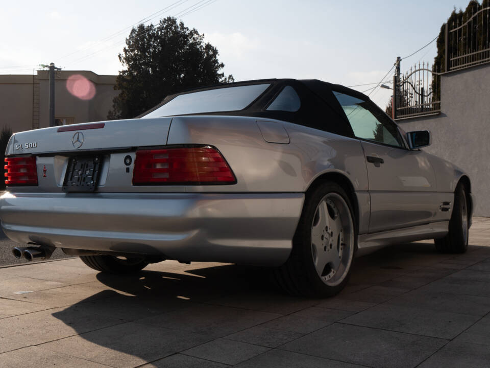 Bild 13/75 von Mercedes-Benz SL 500 (1997)
