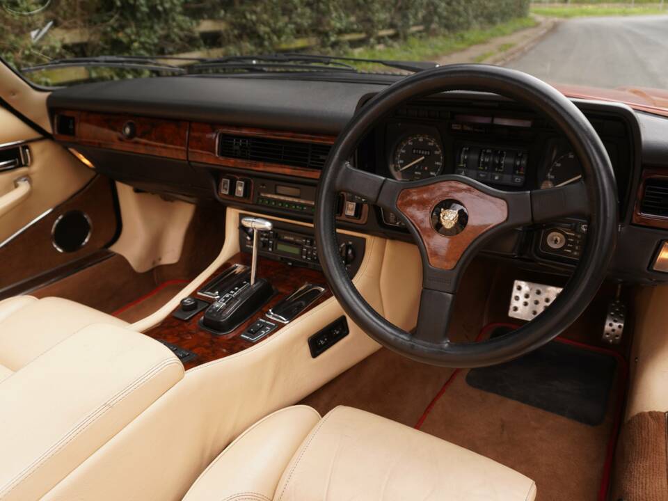 Image 8/20 of Jaguar XJS 5.3 V12 (1989)