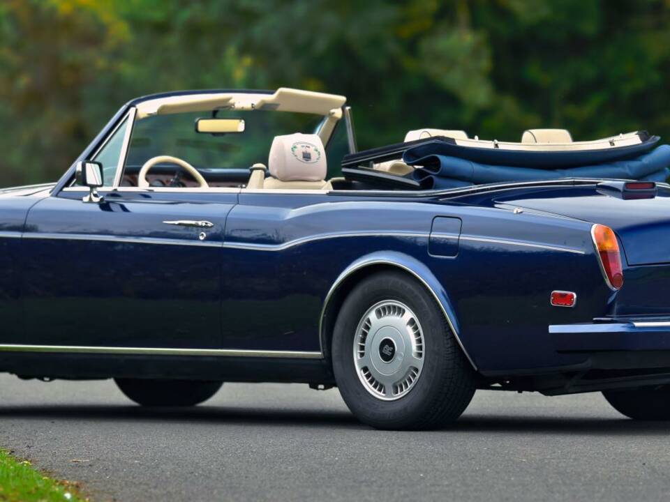 Image 15/50 of Rolls-Royce Corniche S (1995)