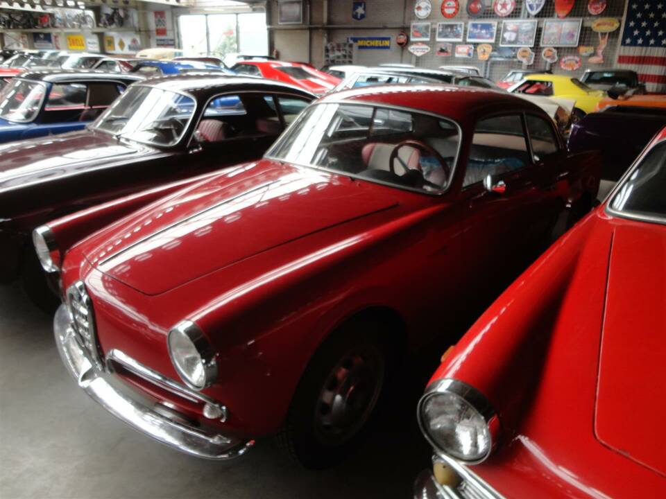 Bild 13/23 von Alfa Romeo Giulietta Sprint (1958)