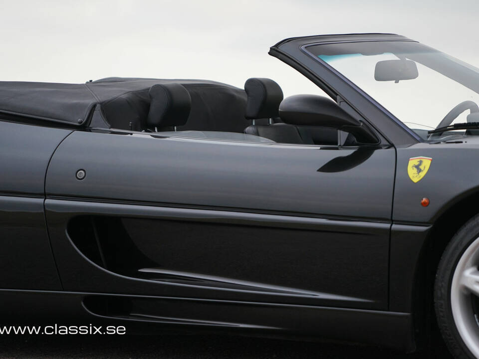 Bild 17/33 von Ferrari F 355 Spider (1997)