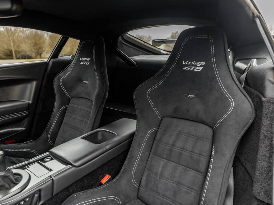 Image 11/65 de Aston Martin Vantage GT8 (2017)