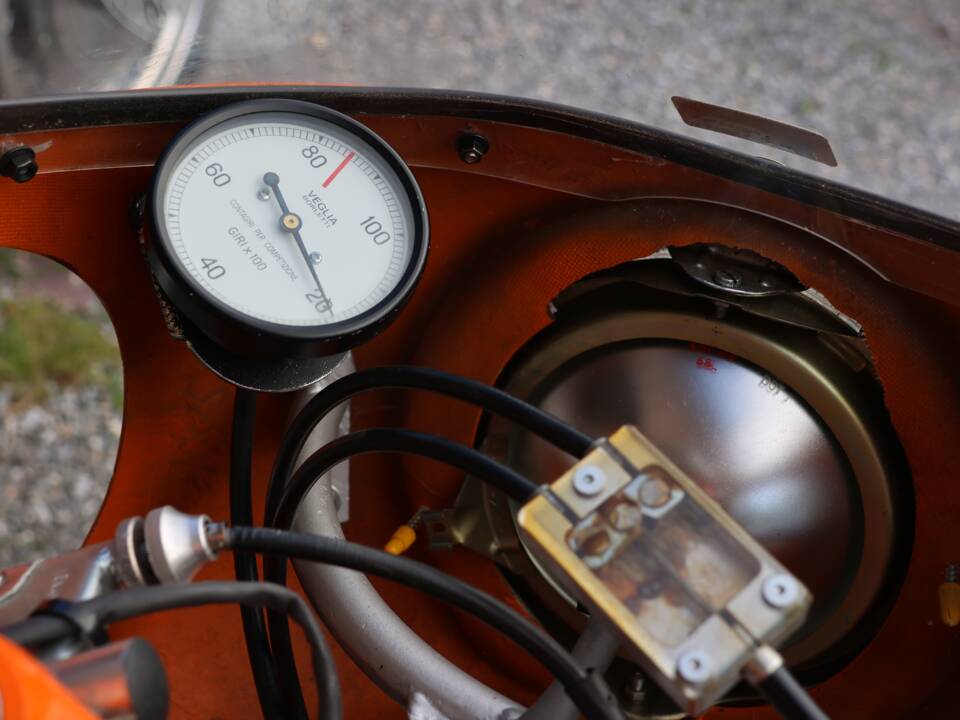 Image 48/56 of Laverda DUMMY (1970)