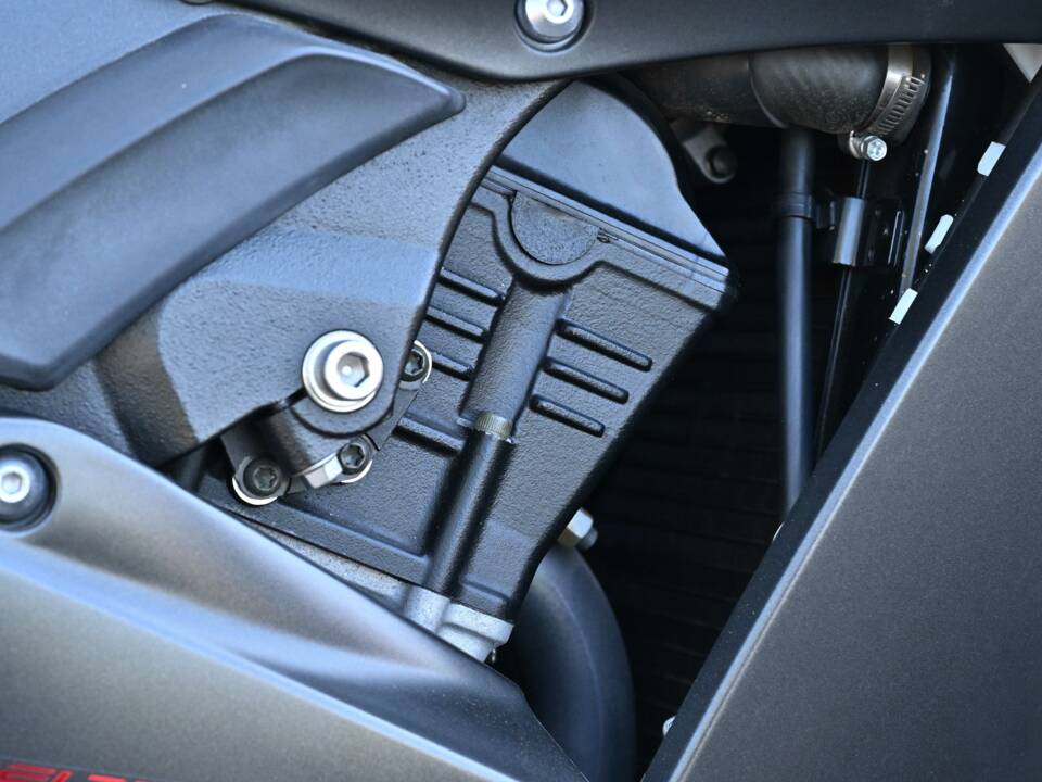 Bild 27/49 von Yamaha YZF-R1 (2002)