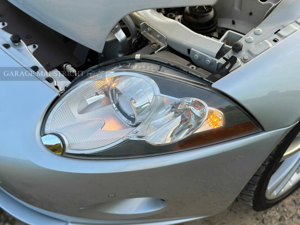 Image 47/84 de Jaguar XK 4.2 (2006)