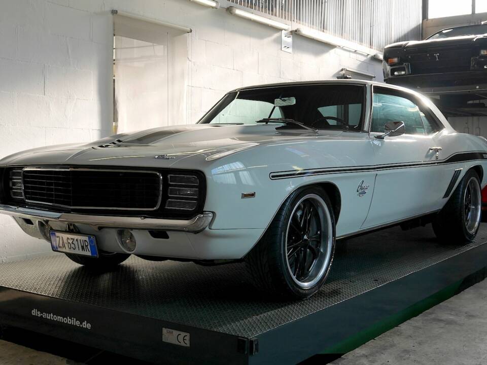 Image 13/20 of Chevrolet Camaro SS-350 (1969)