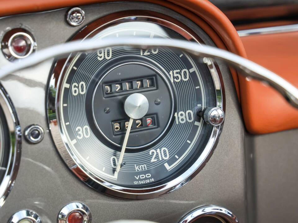 Obraz 11/50 pojazdu Mercedes-Benz 190 SL (1960)