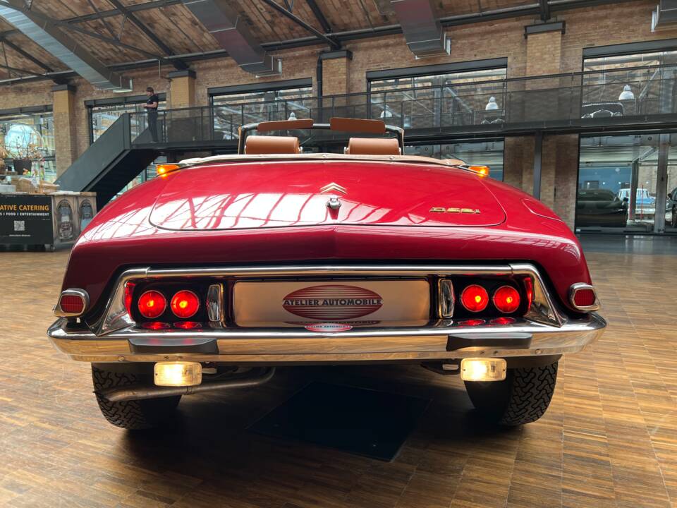 Immagine 16/33 di Citroën DS 19 Usine (1963)