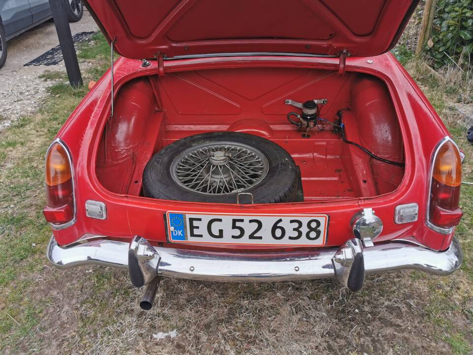Image 41/58 of MG MGB (1968)
