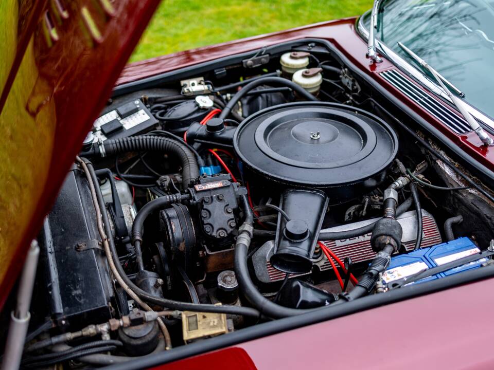 Image 5/50 of Jensen Interceptor MK III (1974)