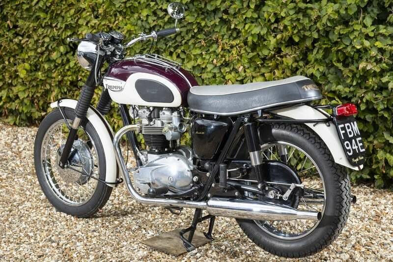 Image 26/45 of Triumph Bonneville T120TT (1967)