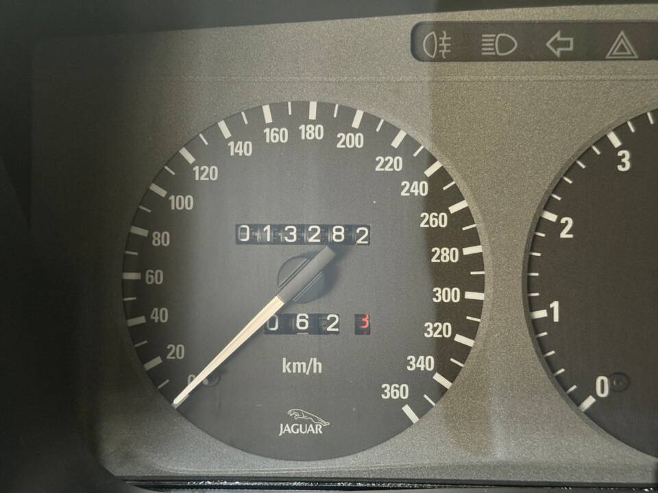 Imagen 24/47 de Jaguar XJ 220 (1993)