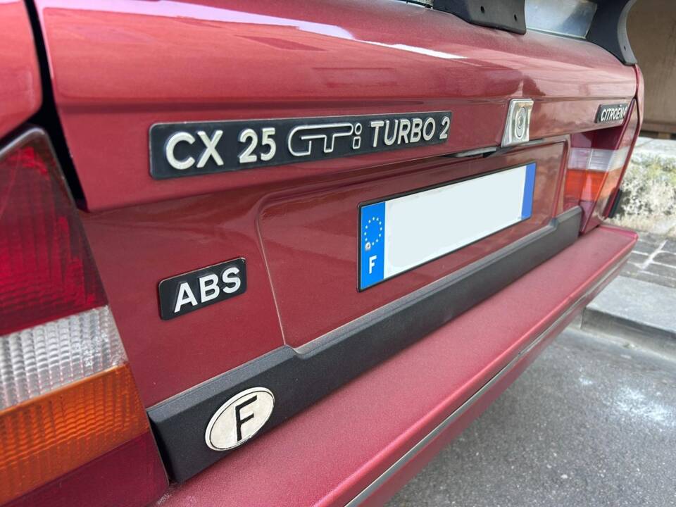 Afbeelding 6/39 van Citroën CX 25 GTI Turbo 2 (1987)