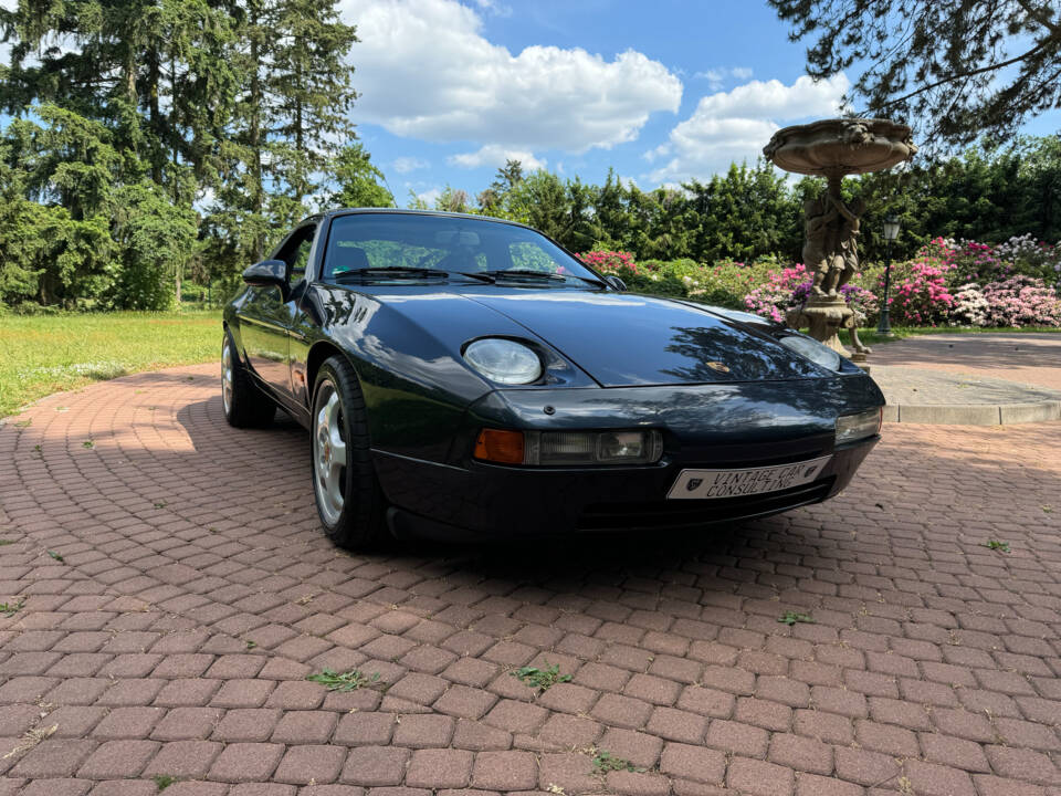 Imagen 4/77 de Porsche 928 GT (1990)