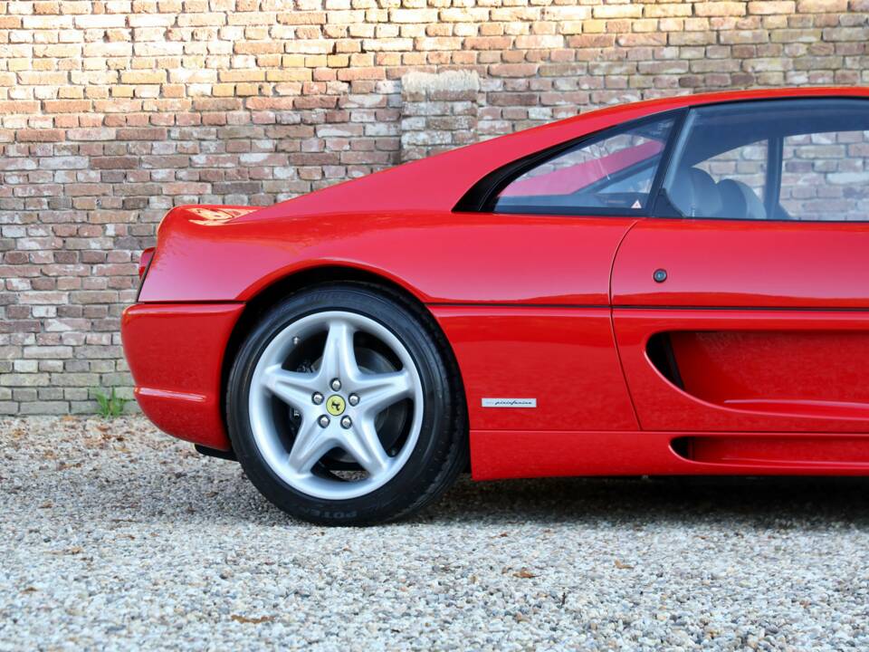 Image 41/50 de Ferrari F 355 Berlinetta (1996)