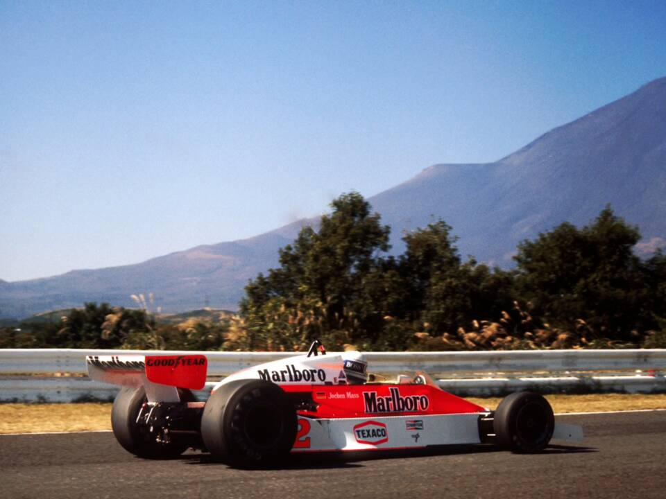 Imagen 8/18 de McLaren M23 (1976)
