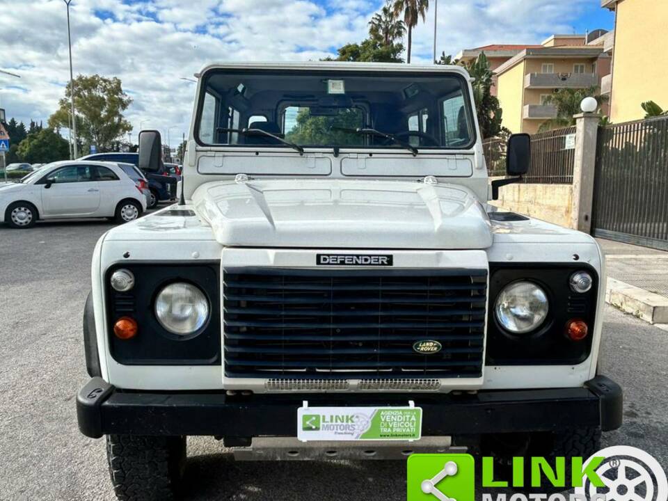 Image 2/10 of Land Rover Defender 110 Td5 (1999)