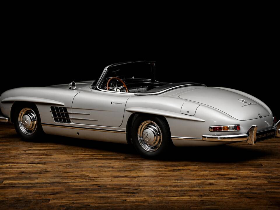 Immagine 6/23 di Mercedes-Benz 300 SL Roadster (1962)
