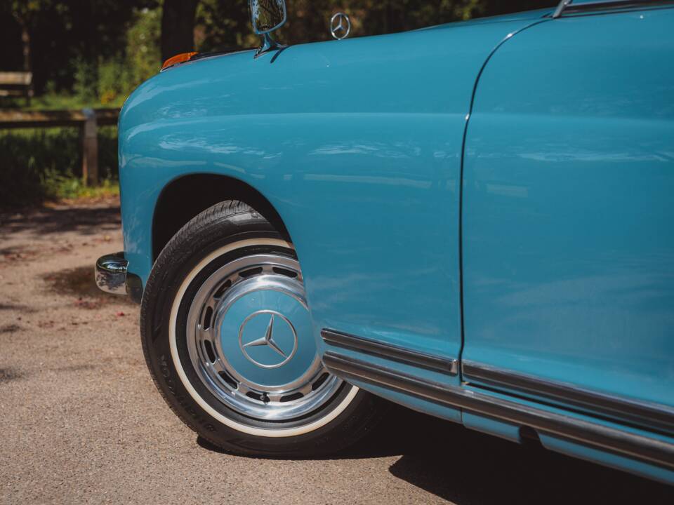 Image 38/50 of Mercedes-Benz 220 a (1956)