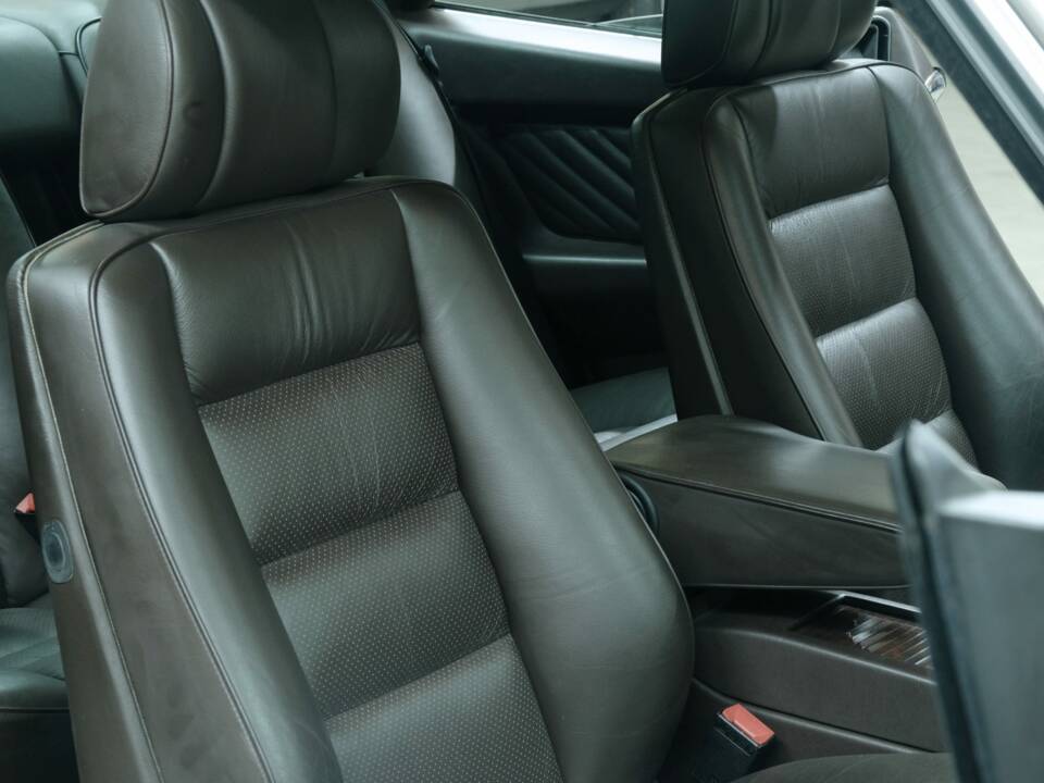 Image 35/50 of Mercedes-Benz 420 SEC (1989)