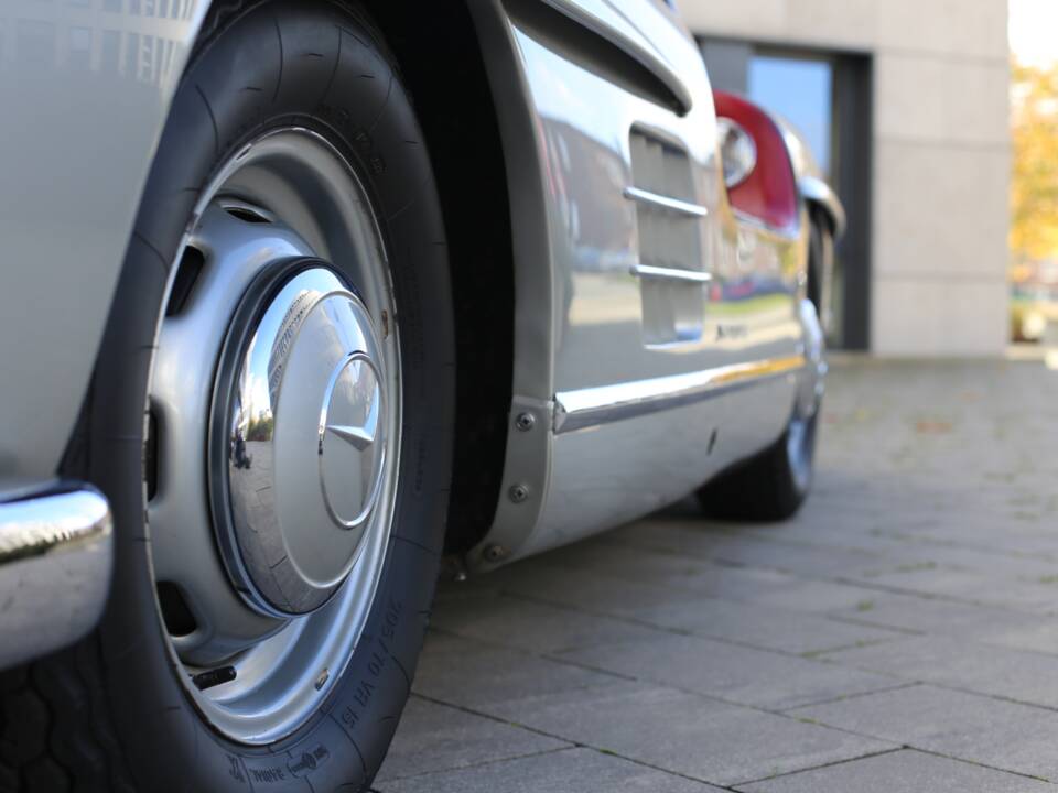 Image 11/37 of Mercedes-Benz 300 SL "Gullwing" (1954)