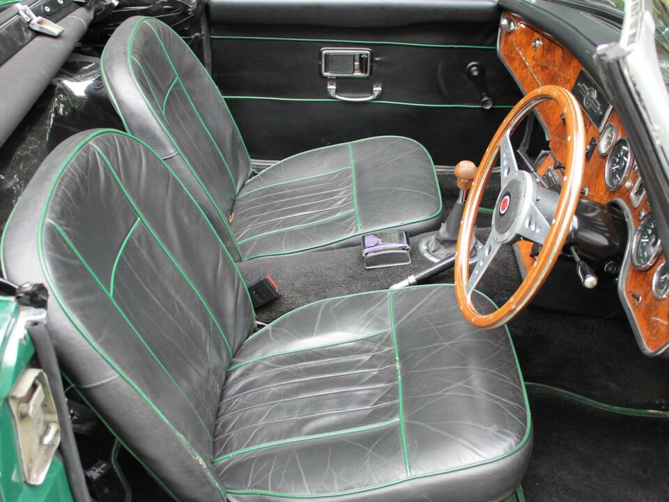 Imagen 9/20 de MG MGC (1968)