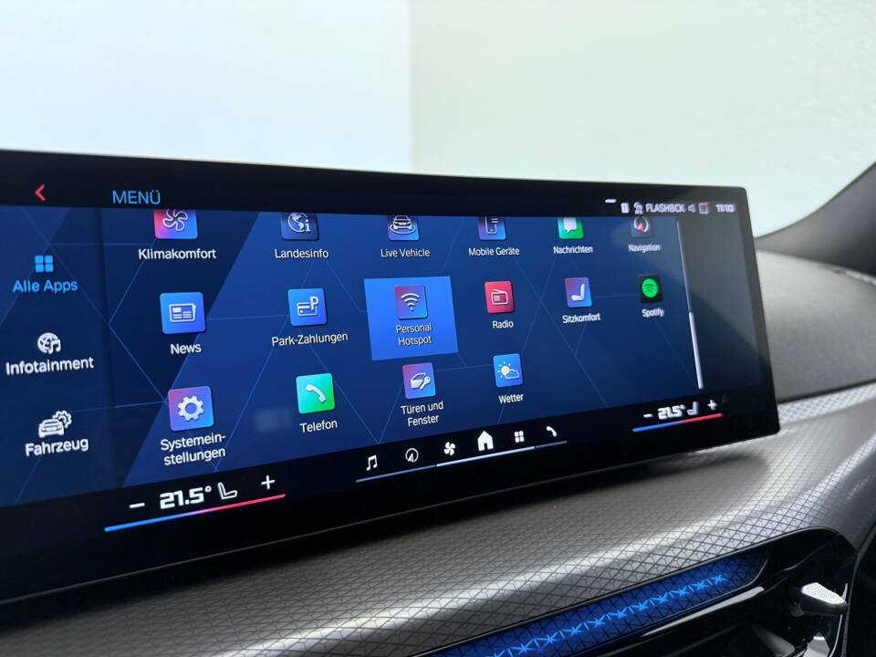 Image 30/34 of BMW M3 Competition Touring xDrive (2025)