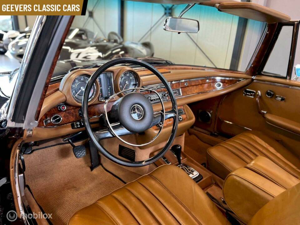 Image 11/14 of Mercedes-Benz 280 SE 3,5 (1970)