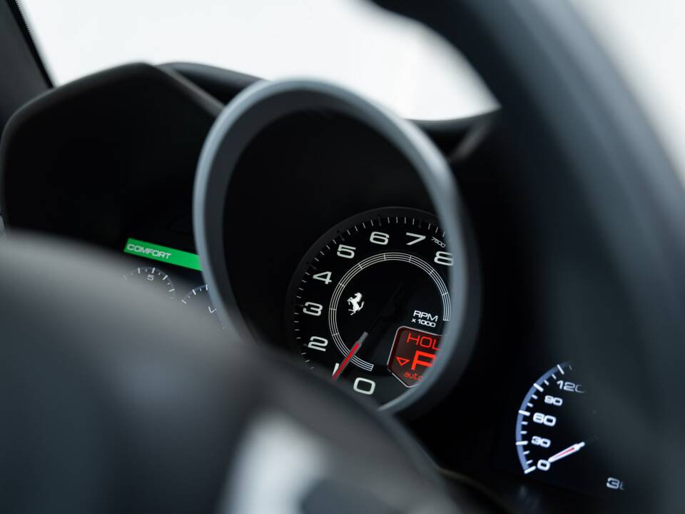 Image 20/47 of Ferrari FF (2015)