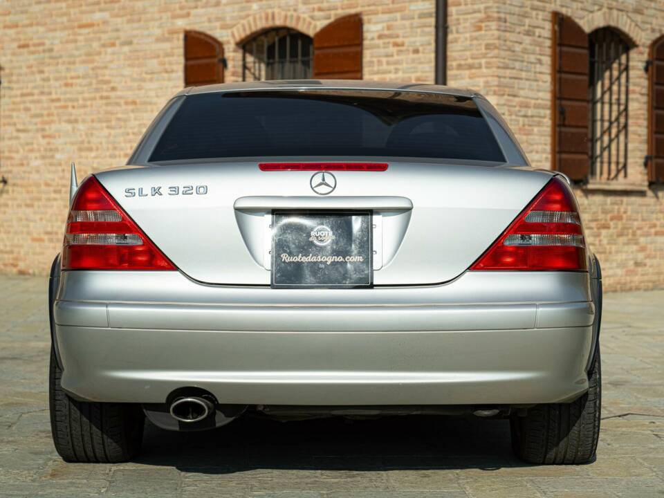 Image 8/50 de Mercedes-Benz SLK 320 (2001)