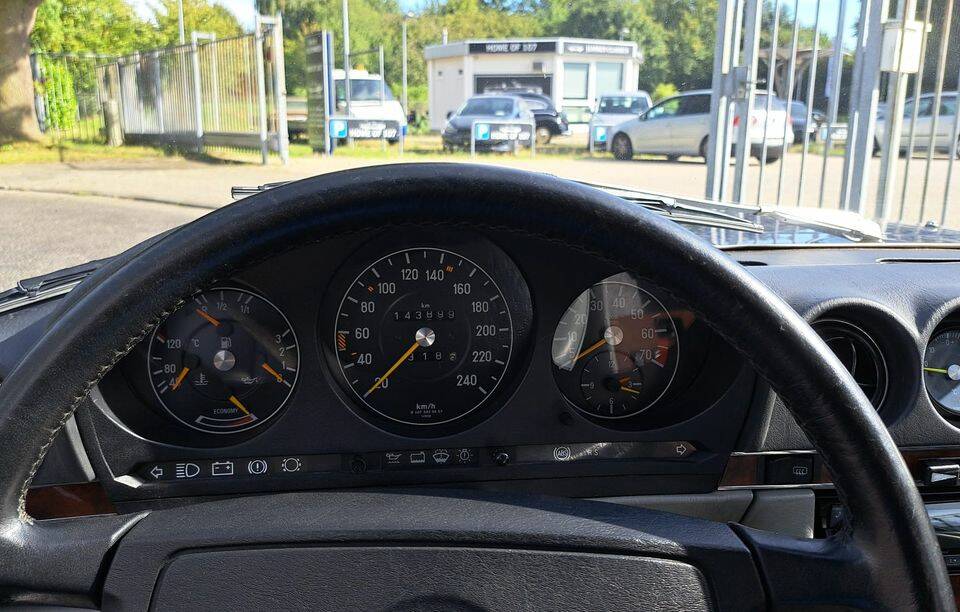 Afbeelding 9/34 van Mercedes-Benz 300 SL (1988)