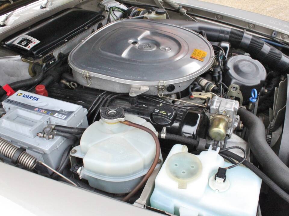 Image 12/29 of Mercedes-Benz 500 SL (1986)