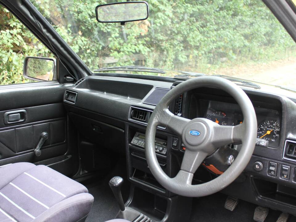 Immagine 8/19 di Ford Escort XR3 (1981)